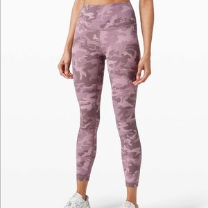 NWT Lululemon Pink Camo Wunder Under Tights 25”